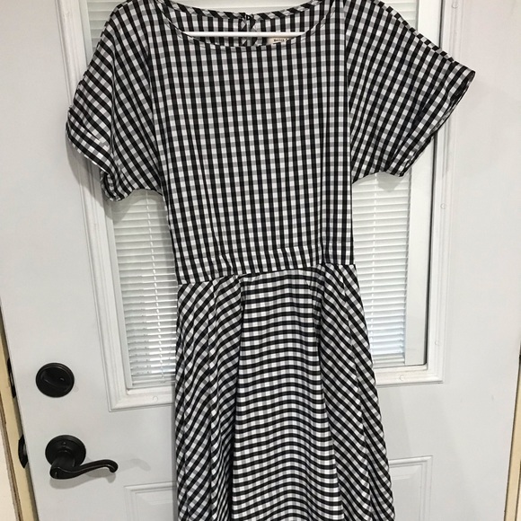 hailey & co Dresses & Skirts - Adorable dress, never worn